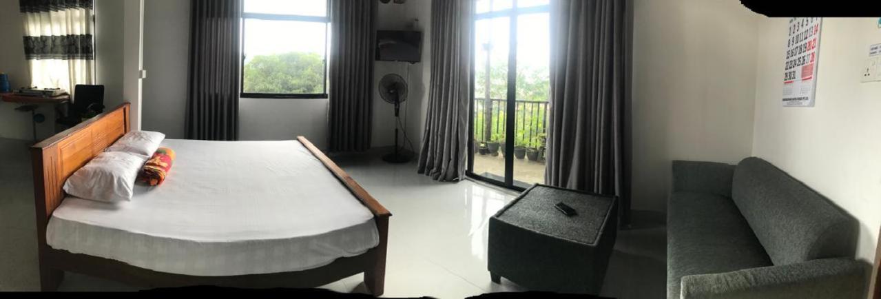 S V Homestay แคนดี้ ภายนอก รูปภาพ