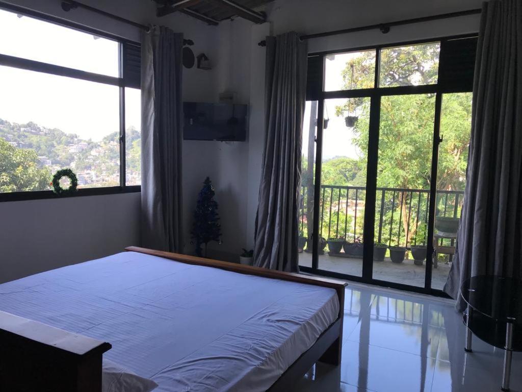 S V Homestay แคนดี้ ภายนอก รูปภาพ